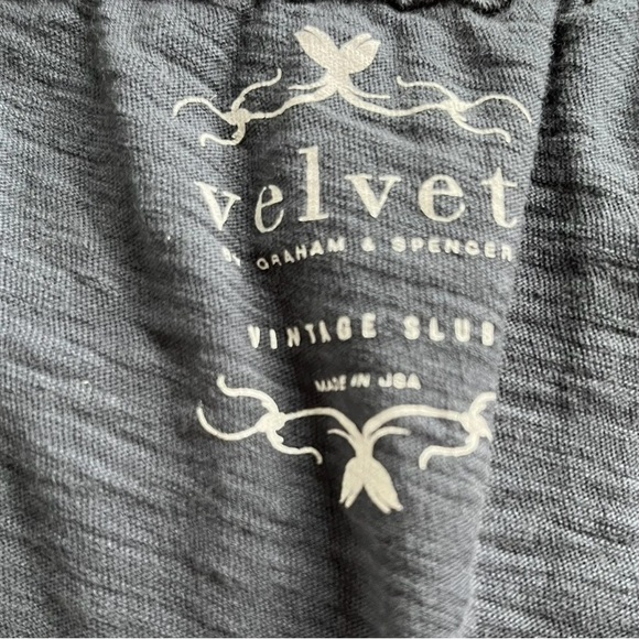 Velvet by Graham and Spencer women’s top size XS - Picture 3 of 3